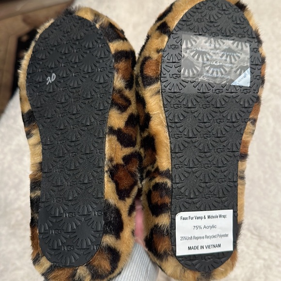 NWT! UGG Kids Leopard Printed Open Toe Slingback Sandals size 3 - Picture 9 of 9